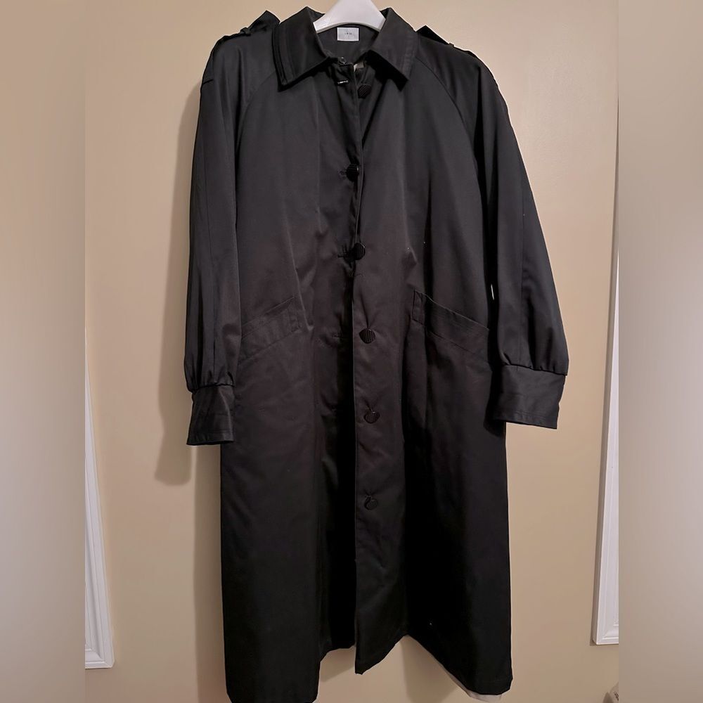 Vintage women's trenchcoat